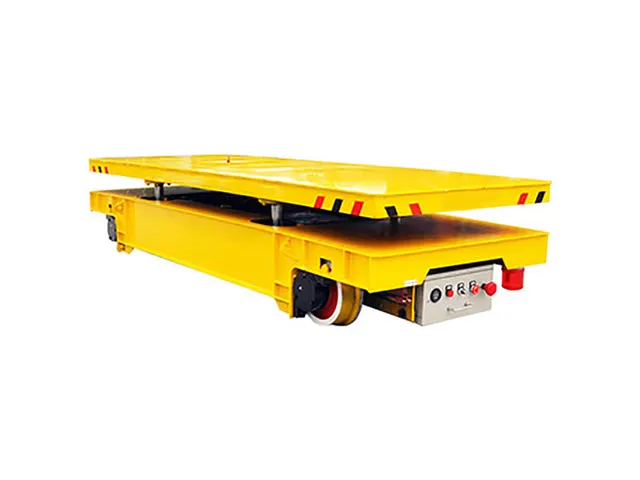 Rail-mounted motorised transfer cart with a flat heavy-duty steel deck